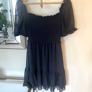 Aritzia Short Sleeved Laken Mini Dress Size Small